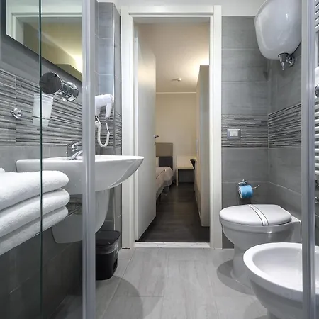 Anna Hotel 3*