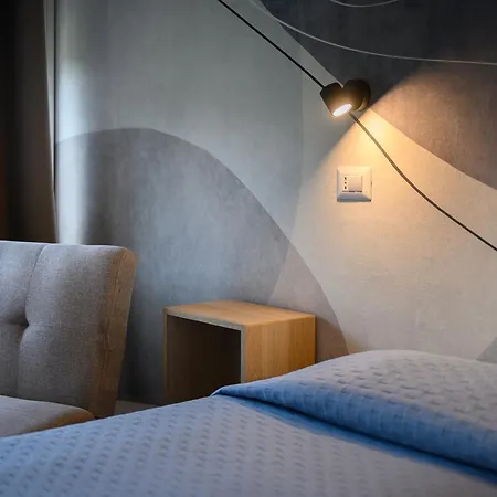 Anna Hotel 3*