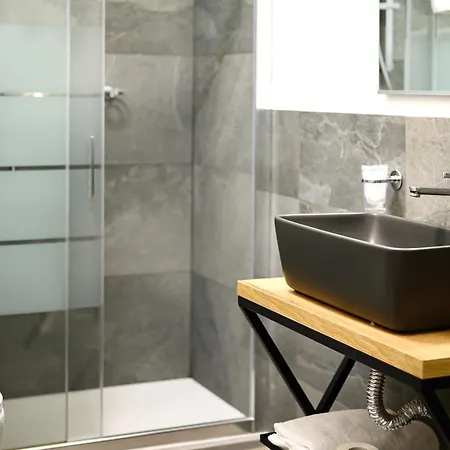 Anna Hotel 3*